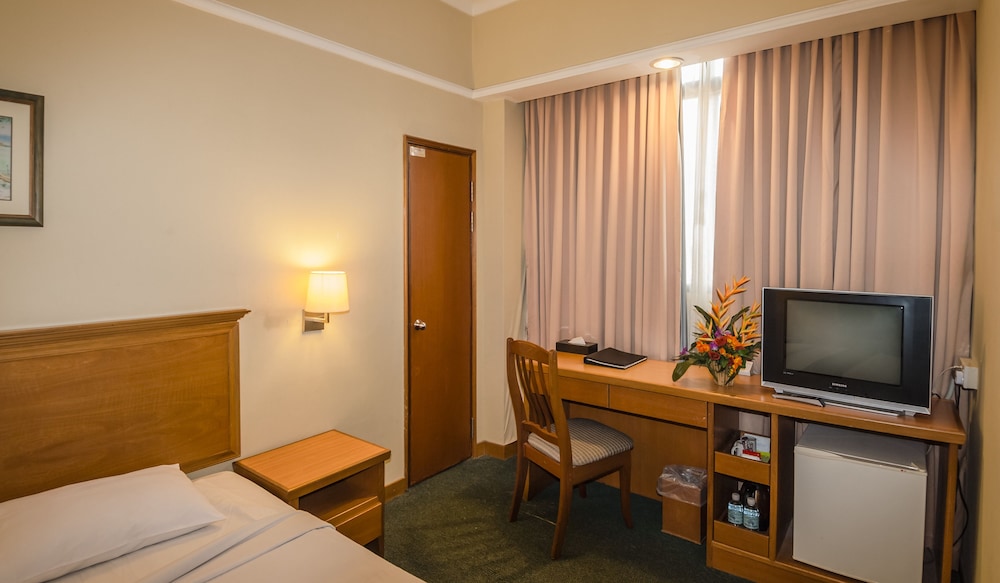 Pearl View Hotel 24/50