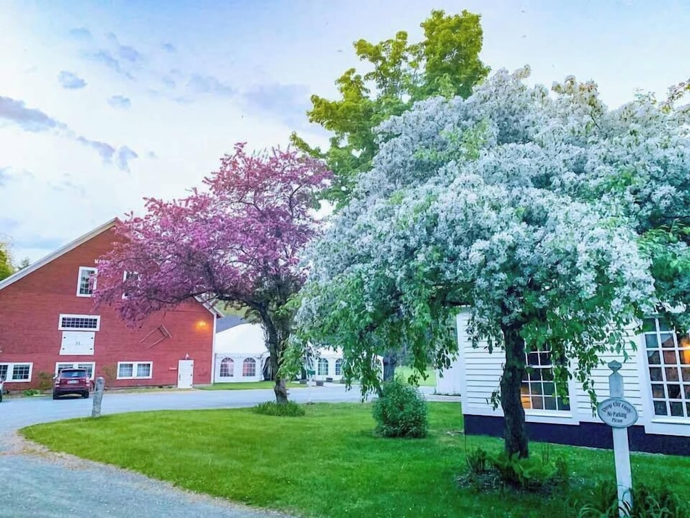 The Quechee Inn at Marshland Farm 40/44