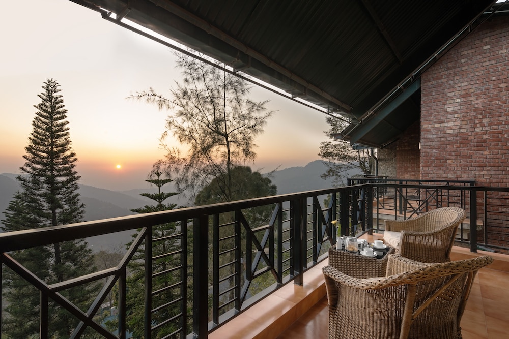 Baikunth Resort Kasauli 17/30