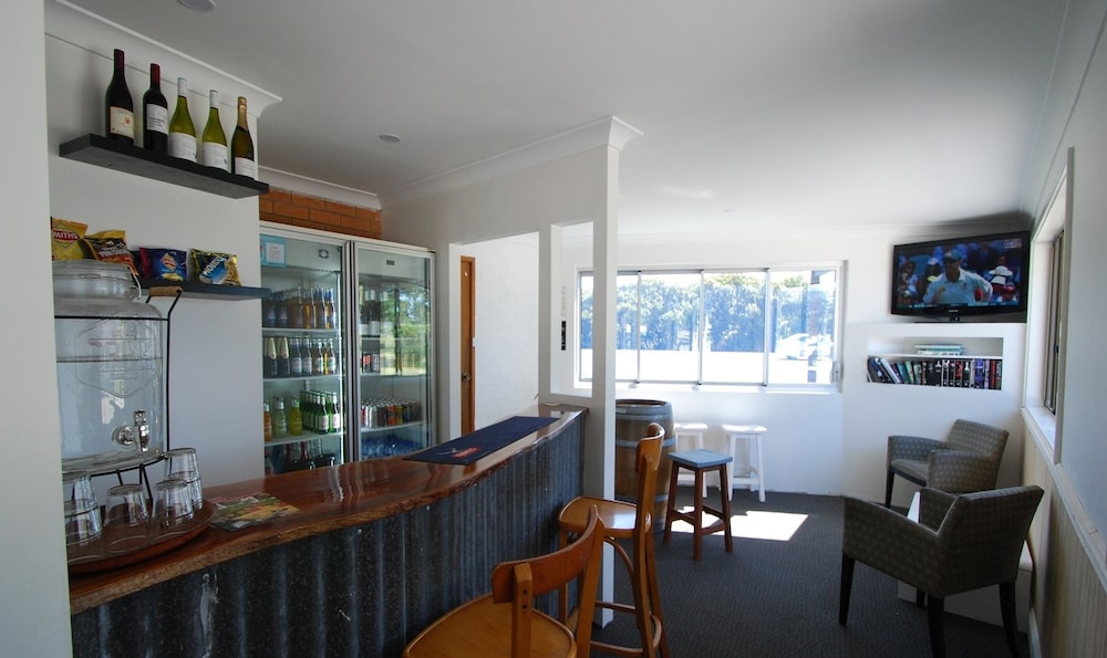 Fern Bay Motel 29/30