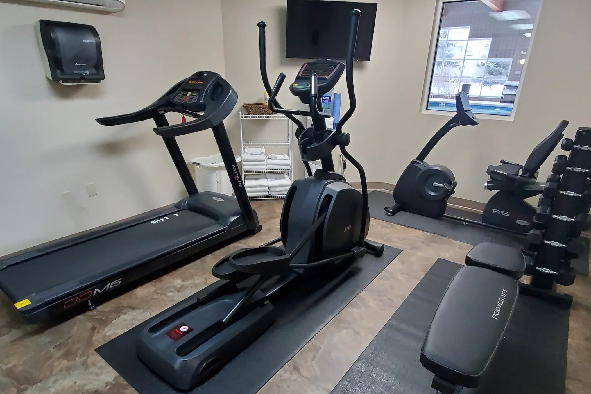 Cobblestone Suites Oshkosh 37/75