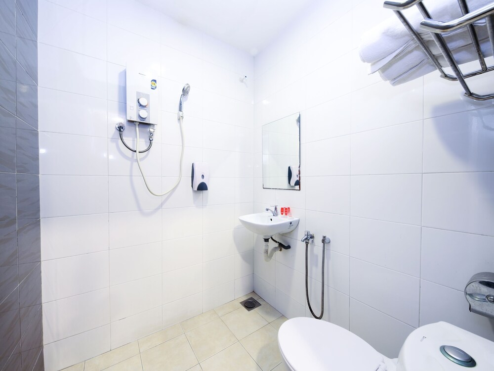 Oyo 1184 Ho Hotel 12/22