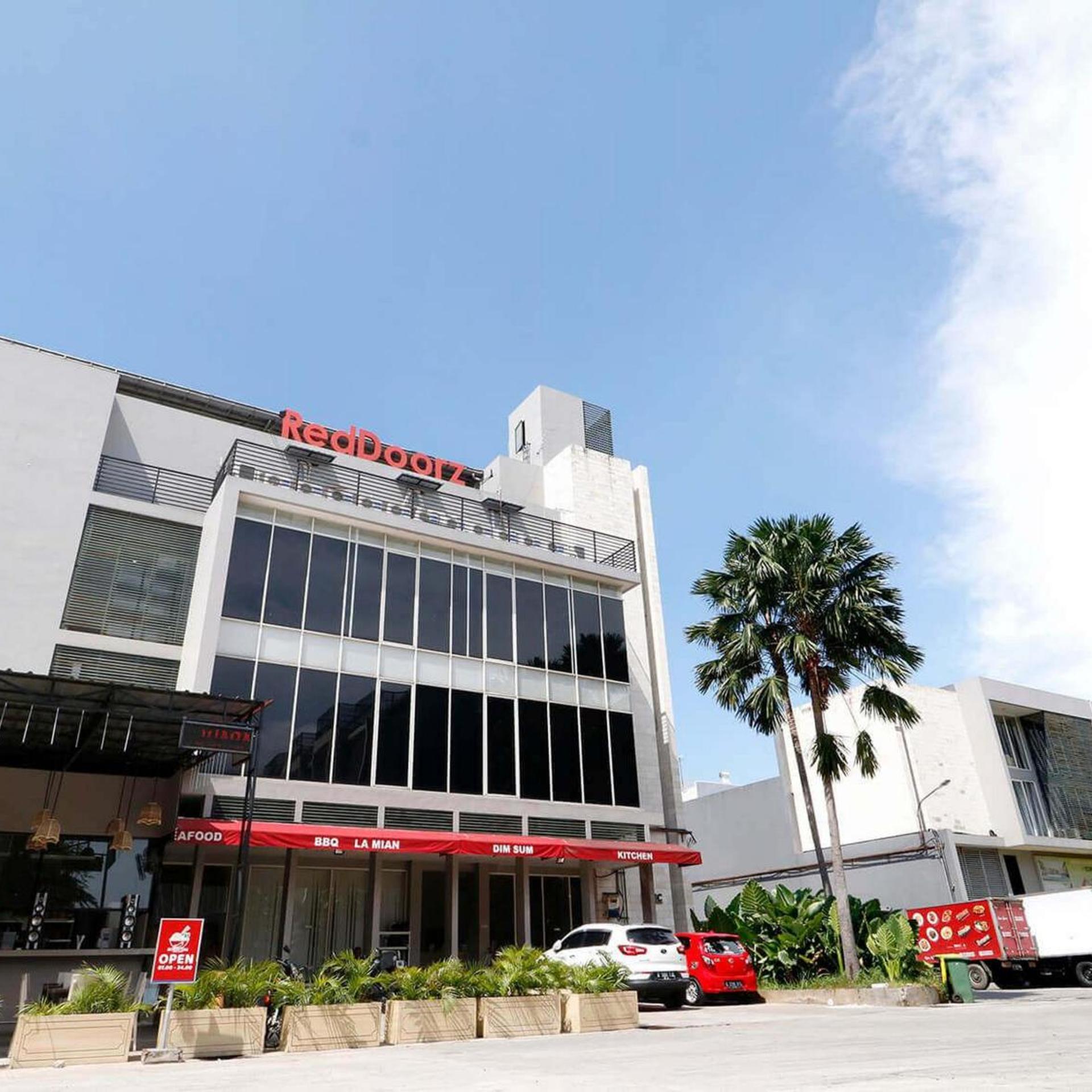 Reddoorz Plus Kapuk Business Park 2/33