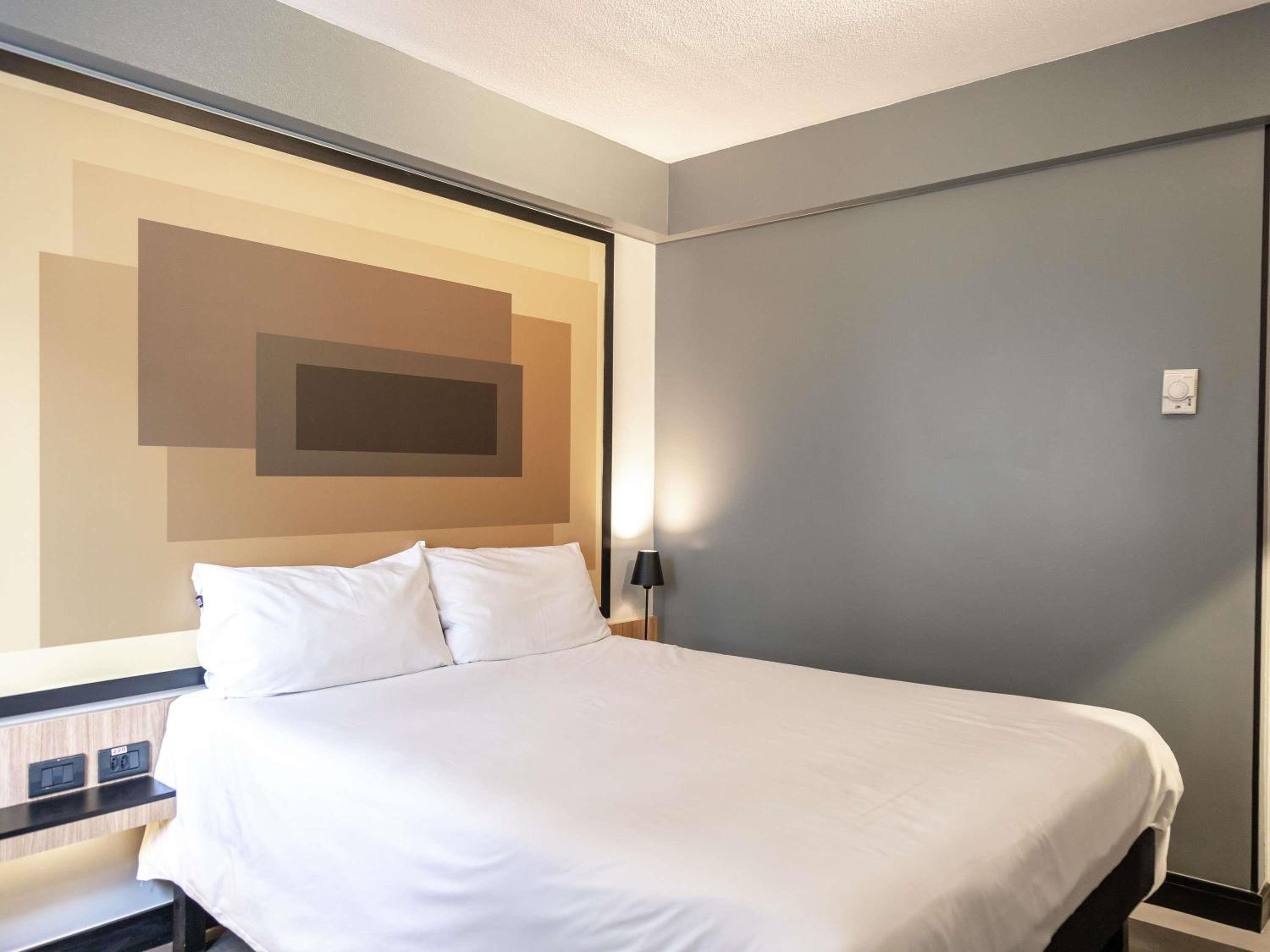 Renovated, Superior, Queen Bed