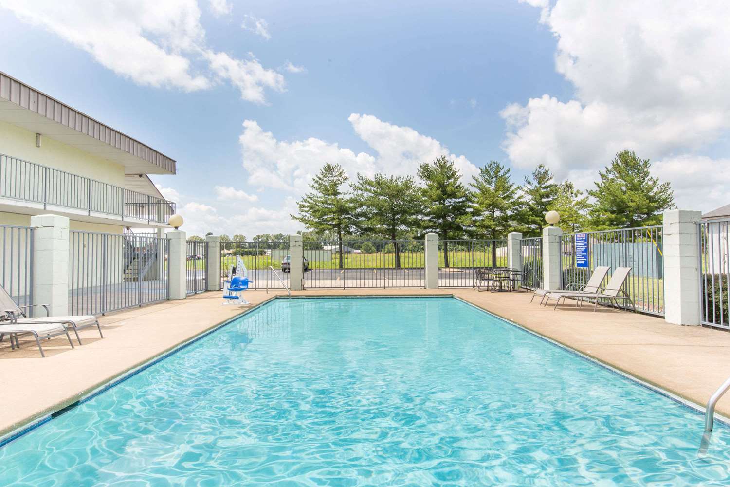 Days Inn by Wyndham Ripley 11/13