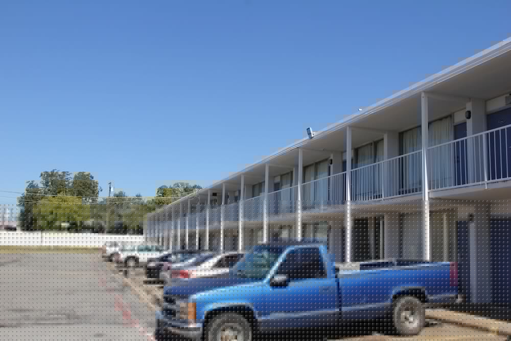 LoneStar Inn & Suites 3/51