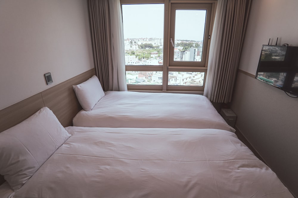 Hotel Kenny Seogwipo 9/66