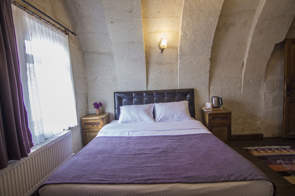 Amor Cave House 7/50
