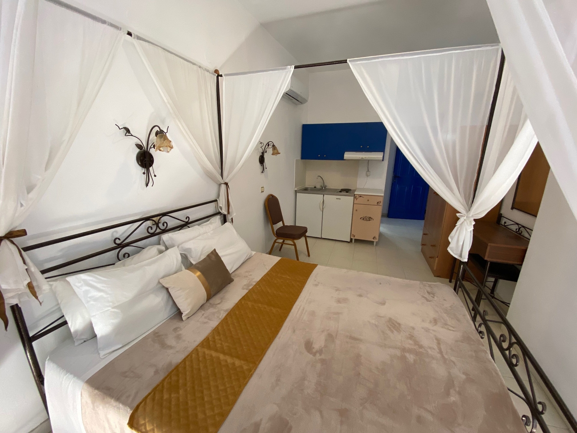 COMFORT, STUDIO, QUEEN BED, SEA VIEW