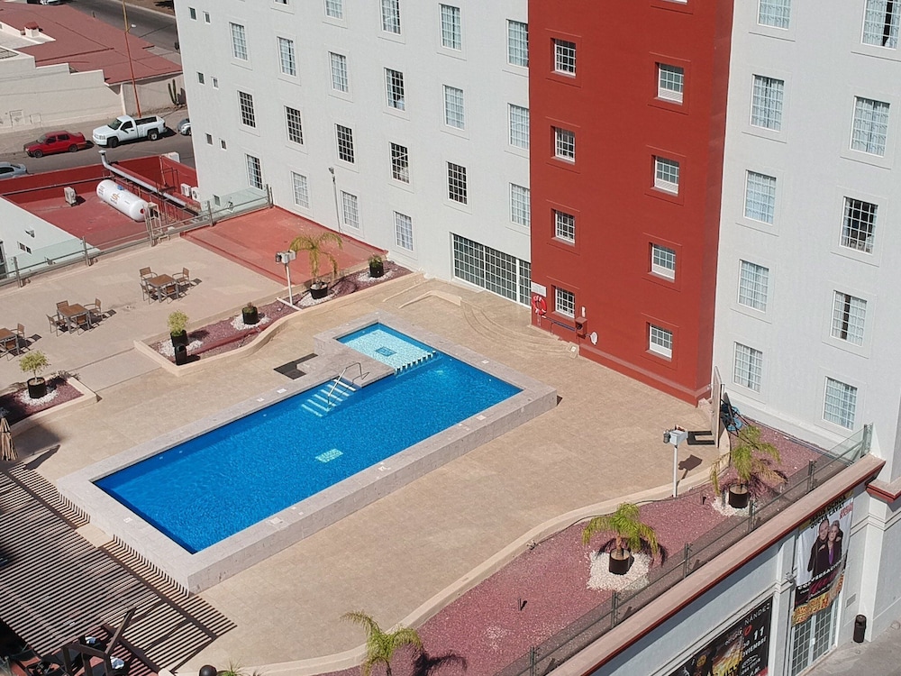 Fiesta Inn Express Ciudad Obregon 1/68