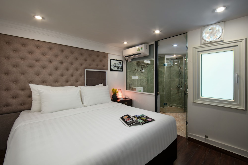 CONNECTING, FAMILY SUITE, CITY VIEW