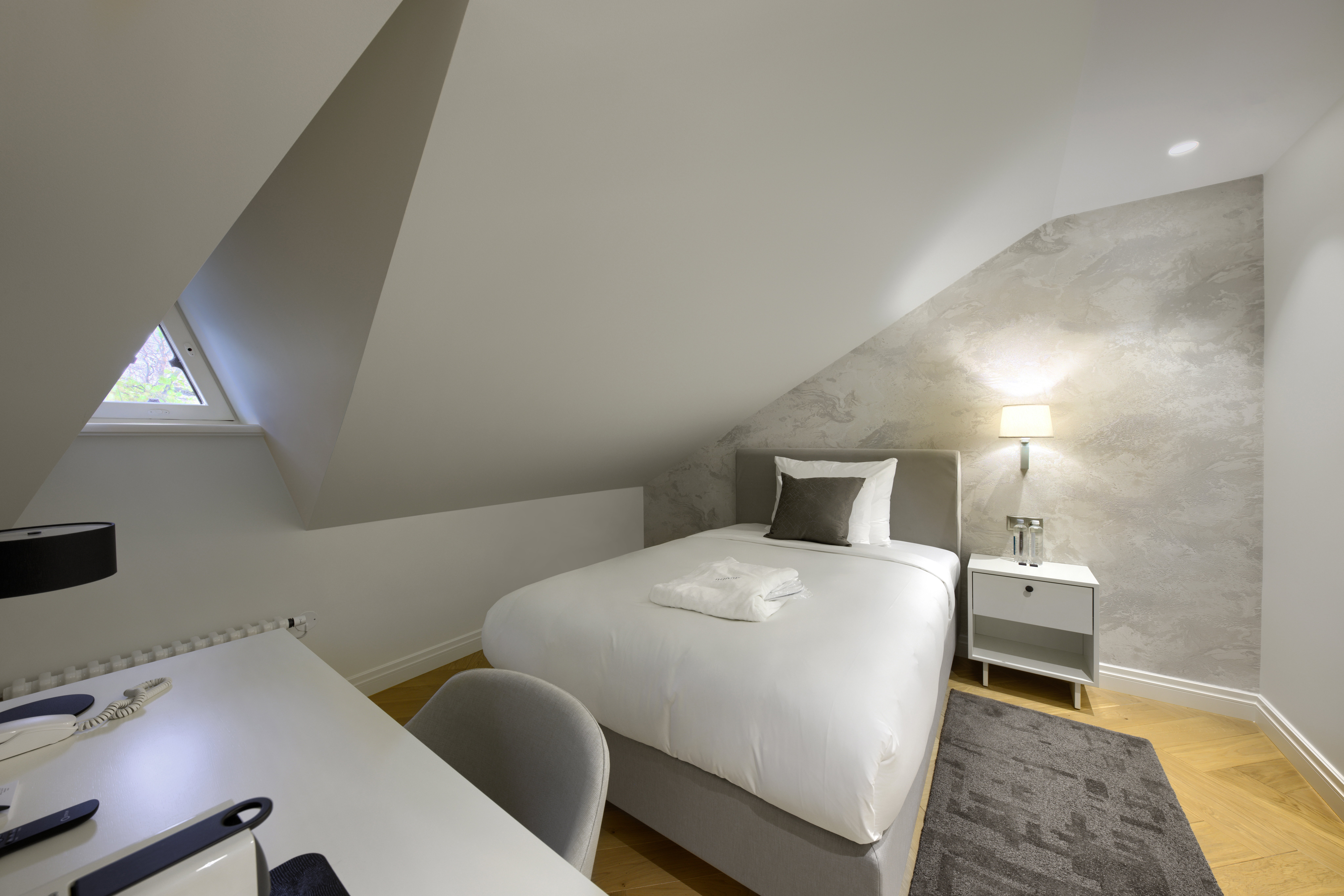 Attic single room