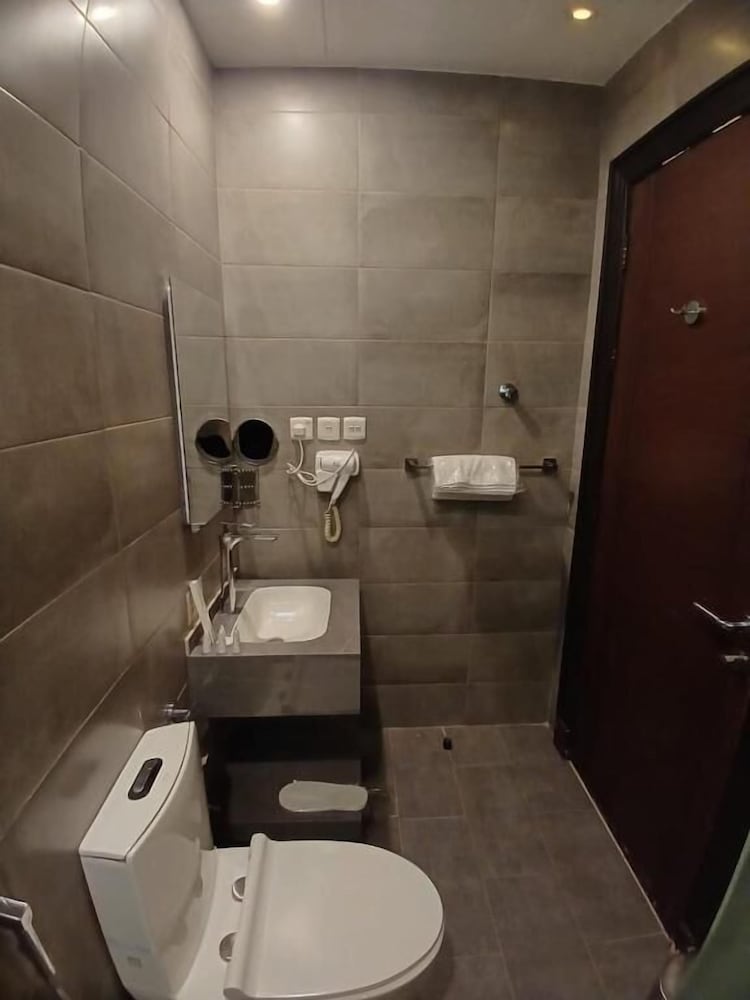 فندق كلاوزر للشقق الفندقية(Clowzer Hotel Apartments) 47/51