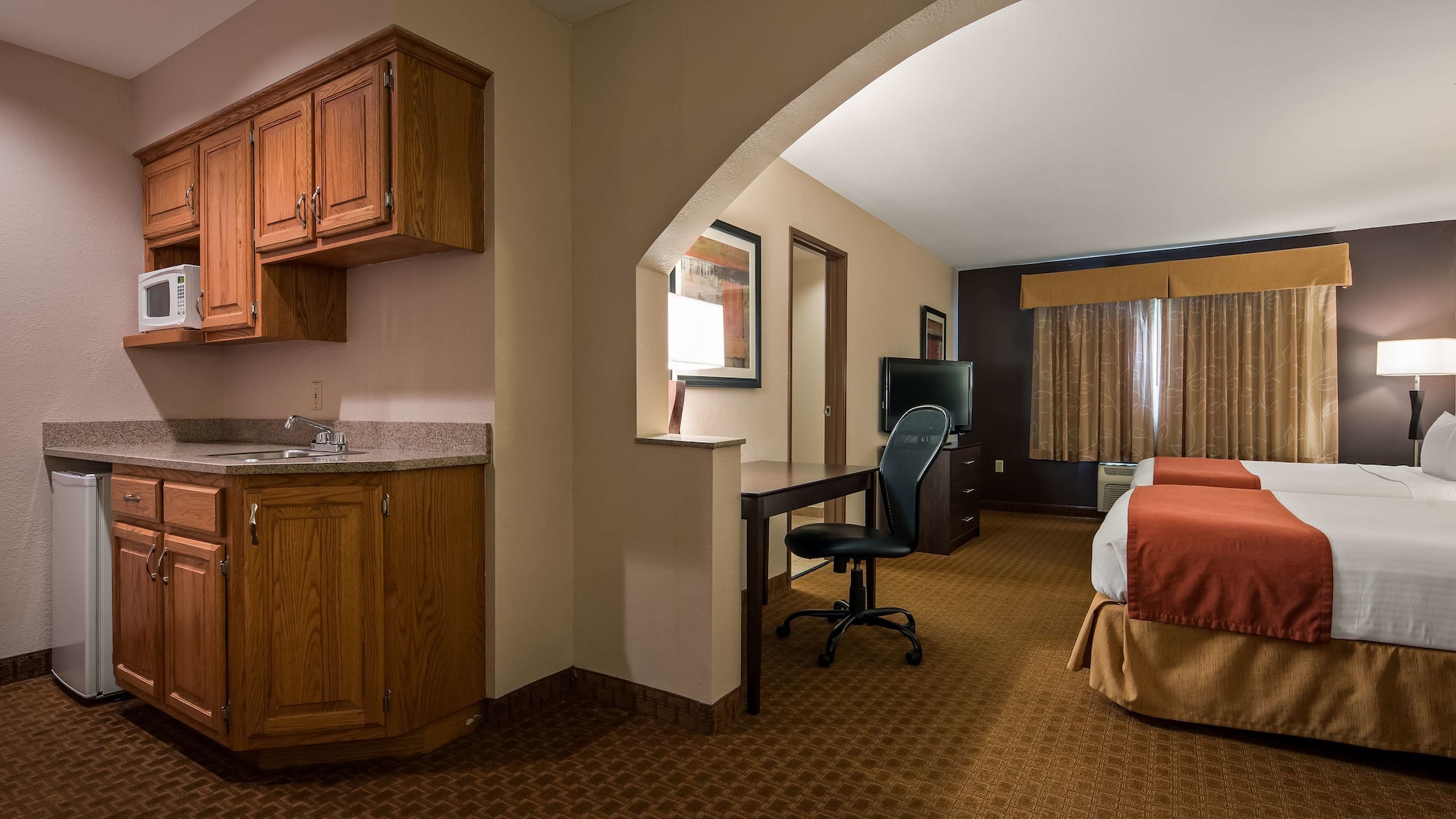 Suite, Multiple Beds, Sofa, Kitchenette