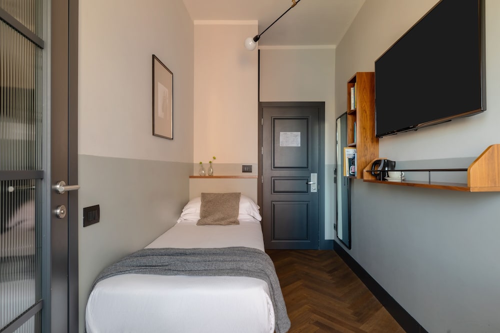 C Hotels Club House 16/38