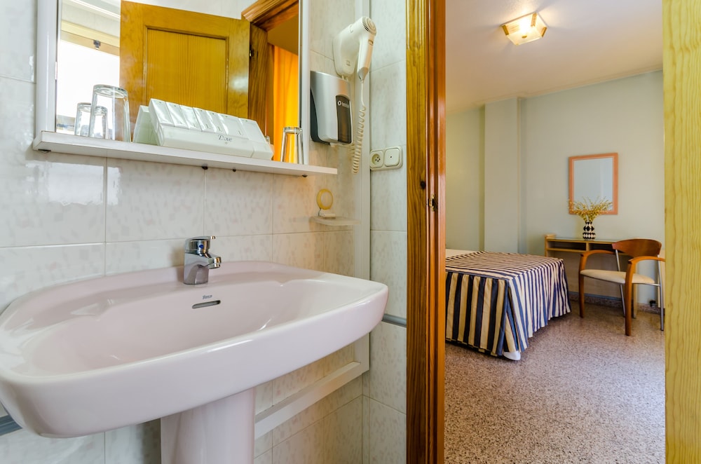 HOTEL MEDITERRANEO 4/52