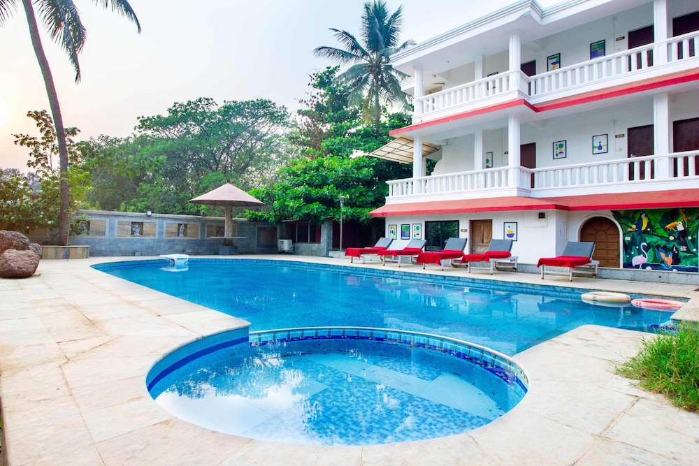 Oyo 4977 Kristal Sands Beach Resort 9/78