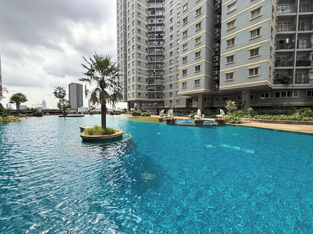 The Narathiwas Hotel and Residence Sathorn Bangkok 60/63