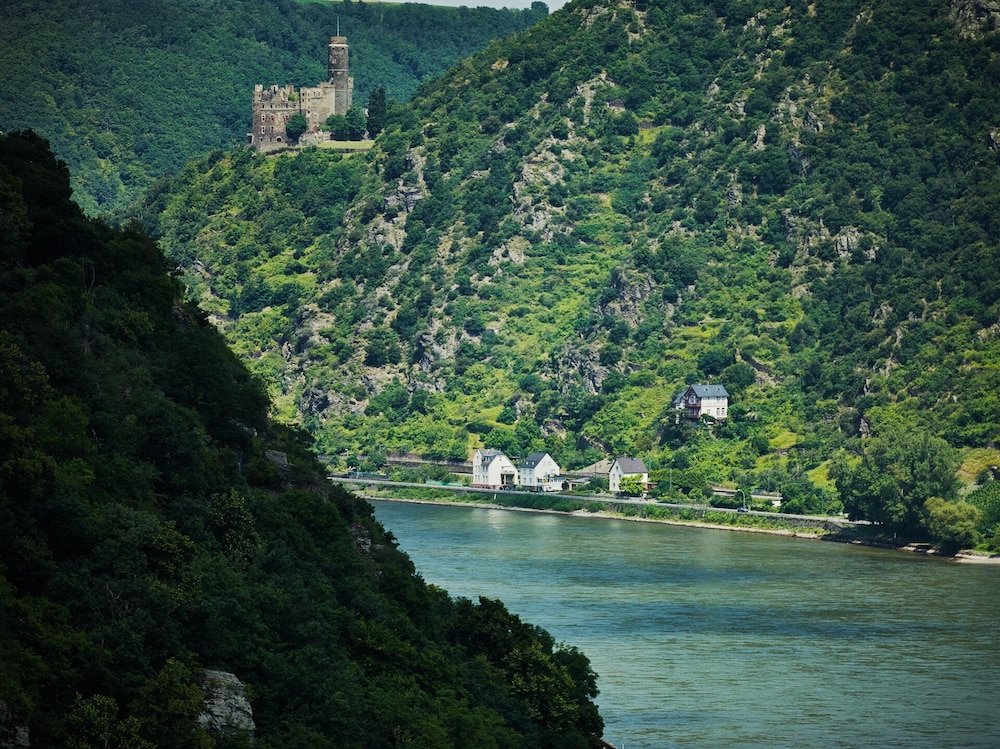 PARK VILLA zentral am Mittelrhein 43/48