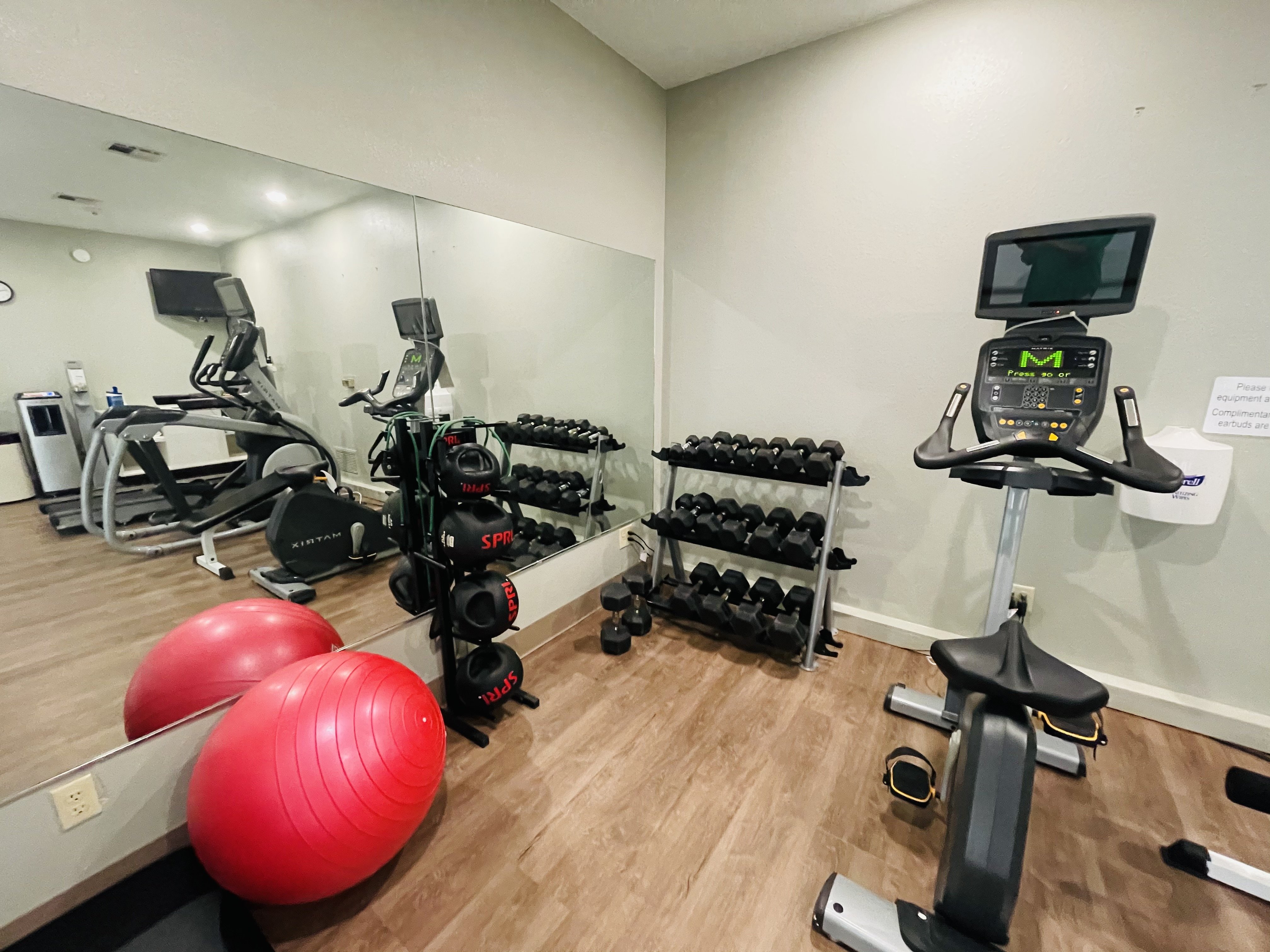 Holiday Inn Express & Suites Sulphur (Lake Charles) 29/50
