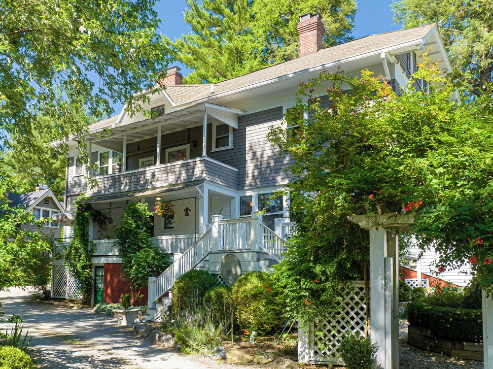 Abbington Green Bed &amp; Breakfast Inn 41/49