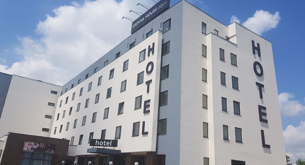 Vienna House Easy by Wyndham Airport Bucharest 2/68