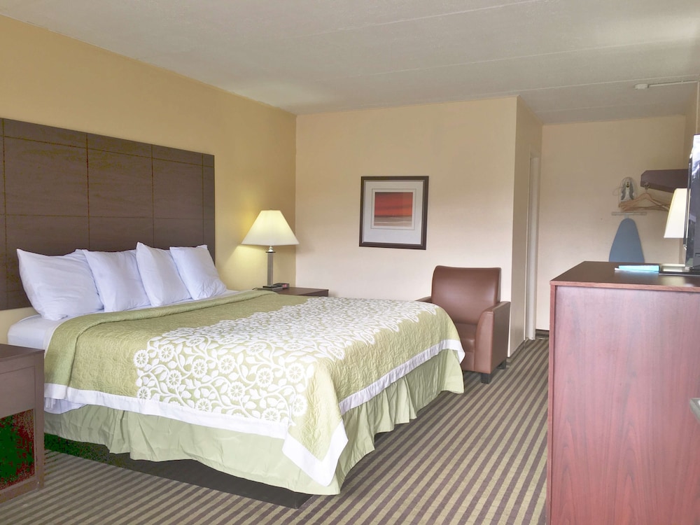 Americas Best Value Inn Central Valley 9/42