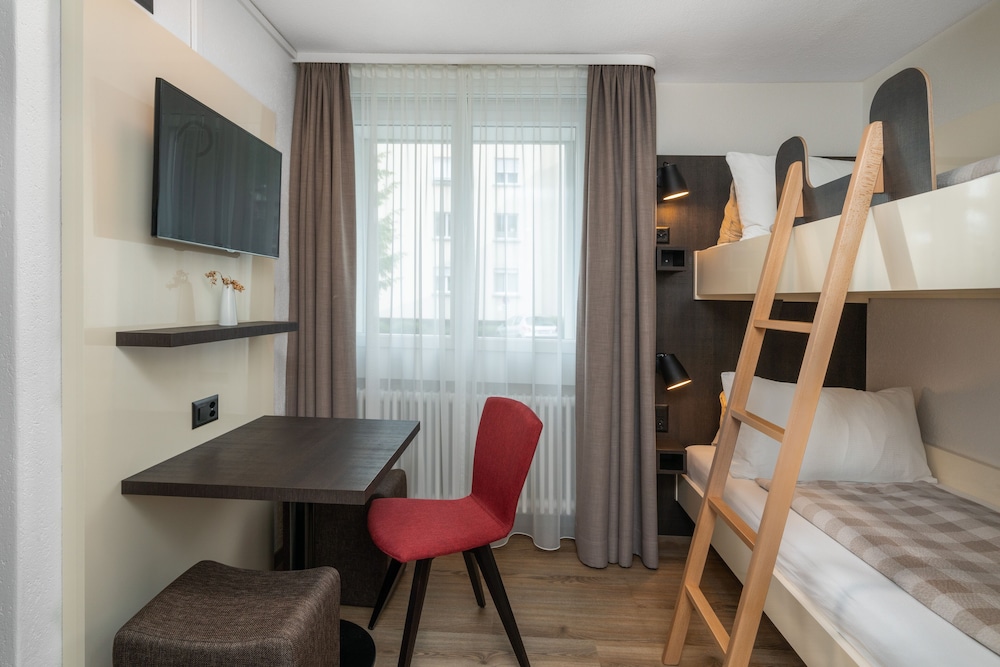 Hotel Derby 37/50