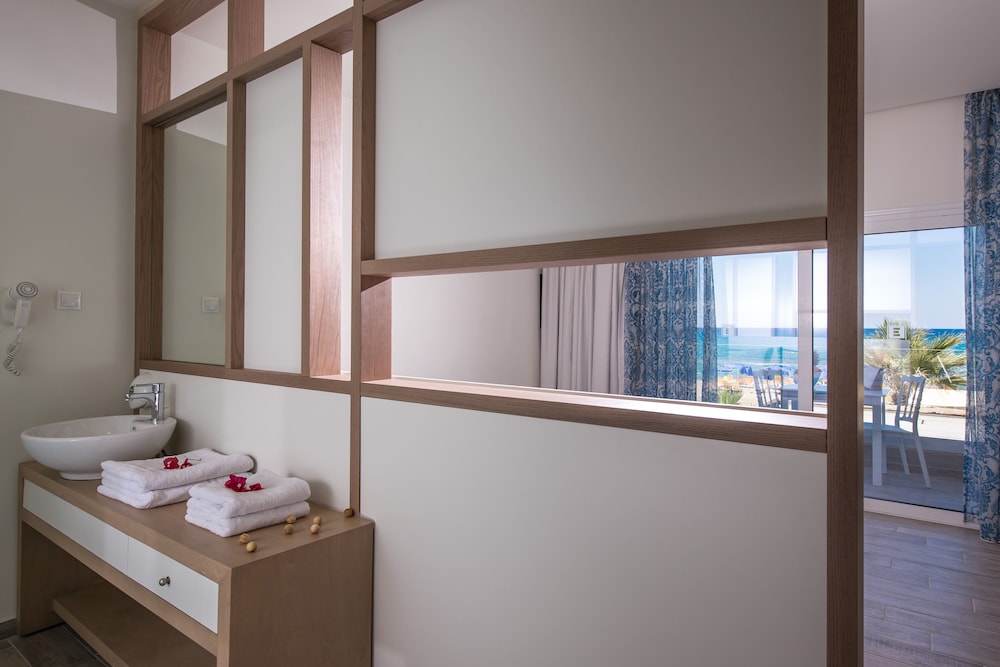 Paralos Lifestyle Beach - Adults Only 33/35