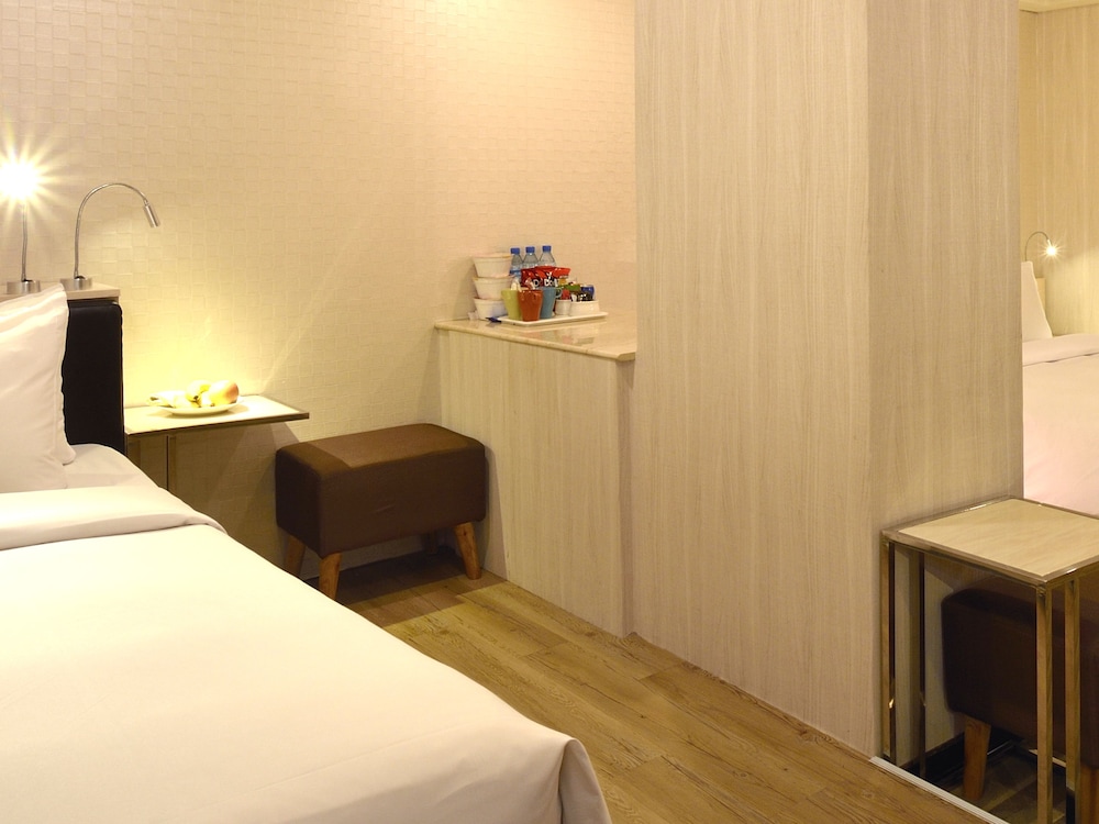 Yomi Hotel 27/76