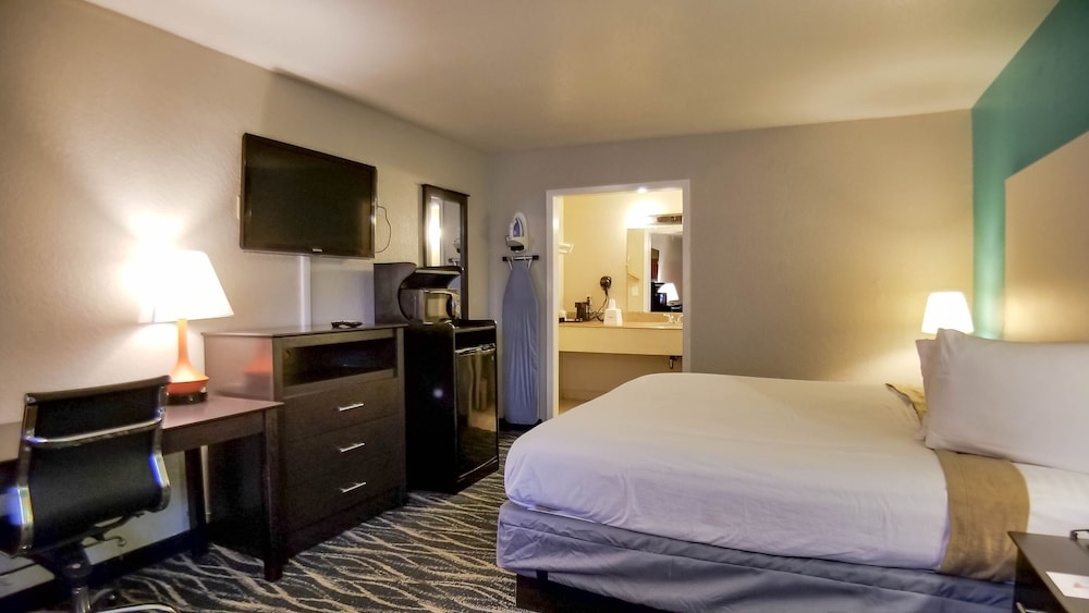 Howard Johnson by Wyndham Houston Hobby Airport 13/61