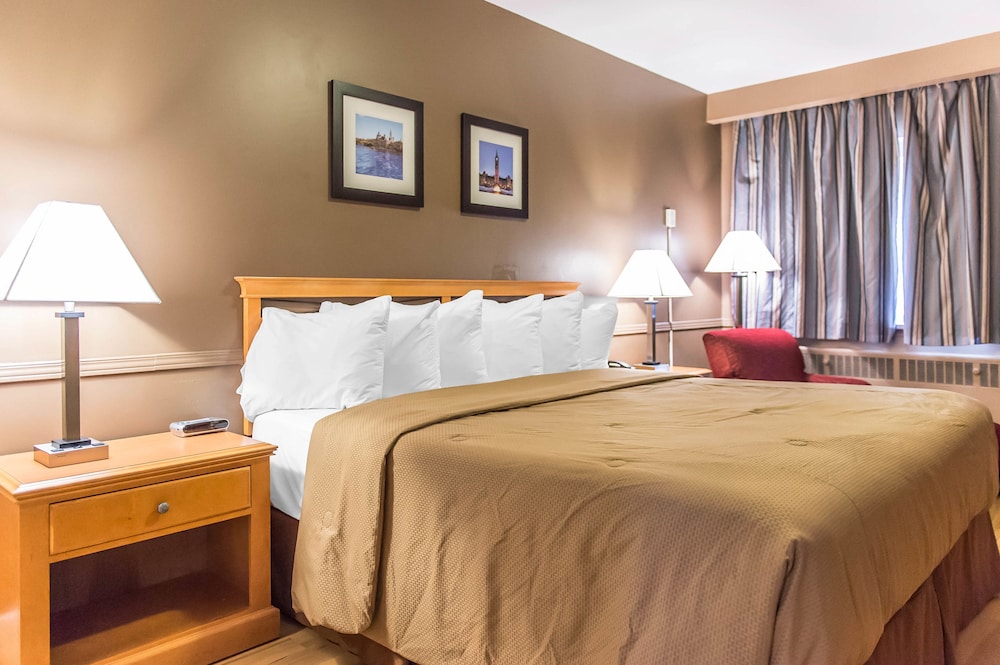 Econo Lodge Downtown Ottawa 23/50