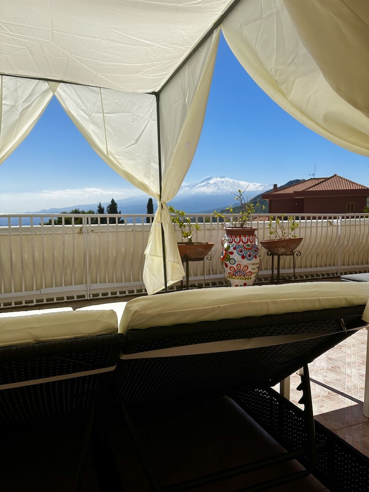 SUITE, KING BED, SEA VIEW, SOFA, ACCESSIBLE