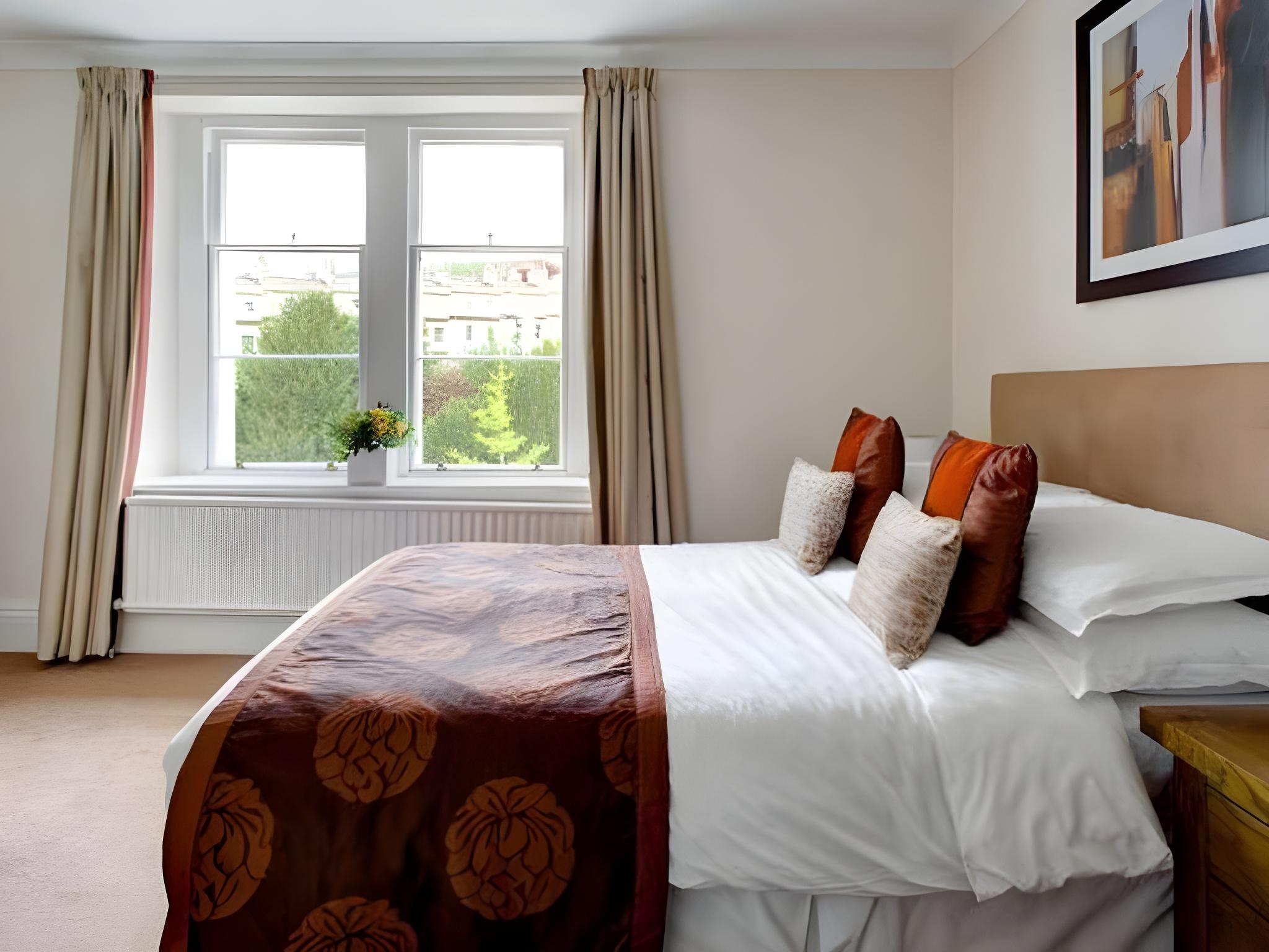 Roomy, Twin Beds