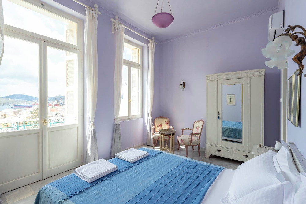 ROMANTIC, QUEEN BED, SEA VIEW