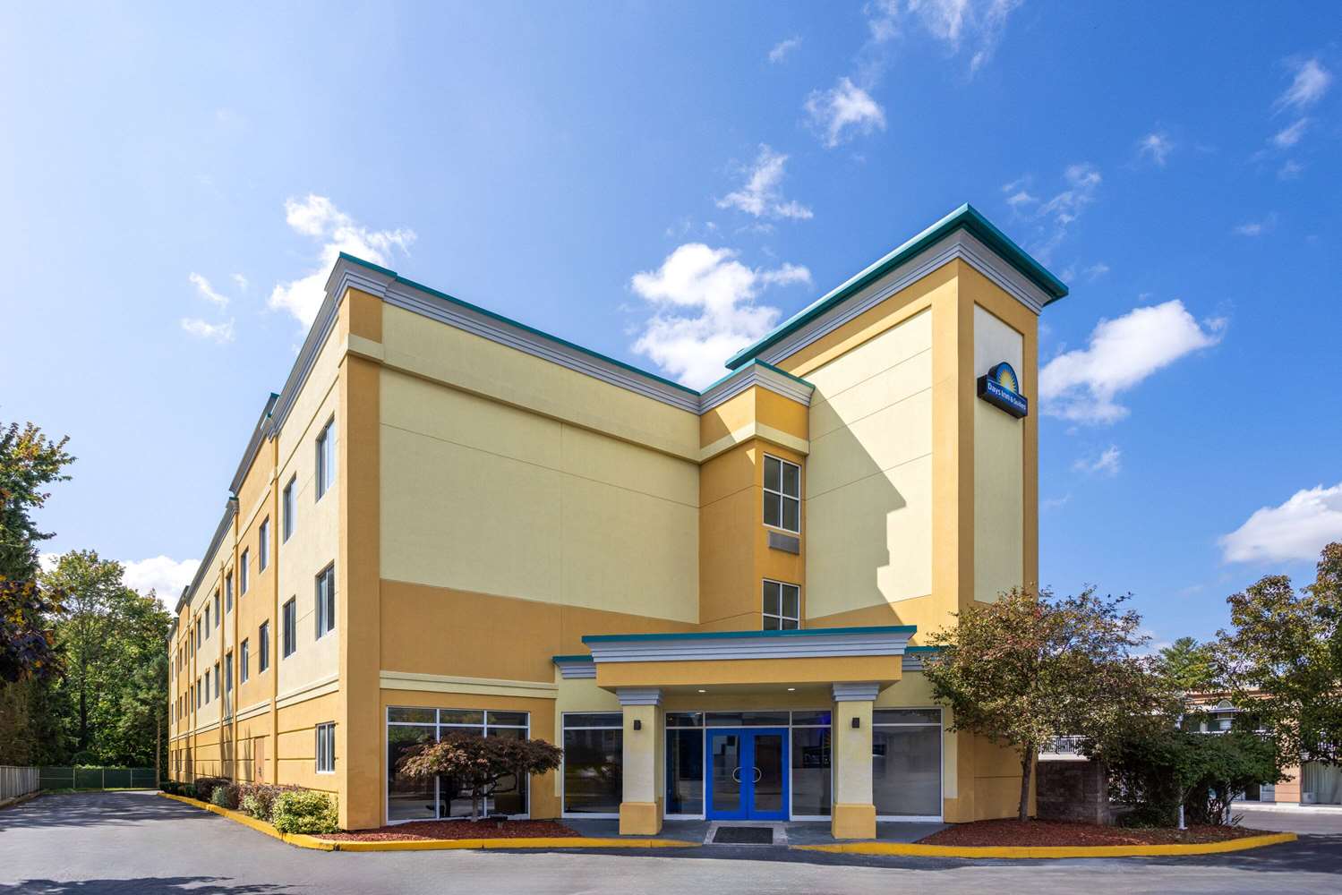 Days Inn & Suites by Wyndham Albany 4/48