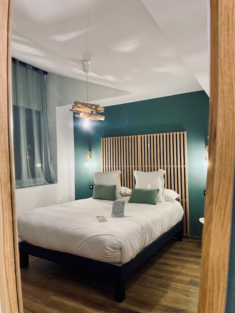 Hotel Le Dormeur Du Val 37/65