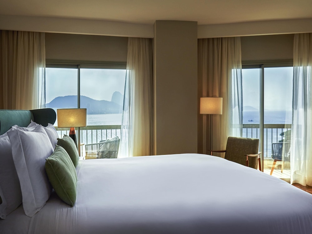 1 Bedroom, Fairmont Gold, Suite, King Bed, Sea View, Club Lounge Access