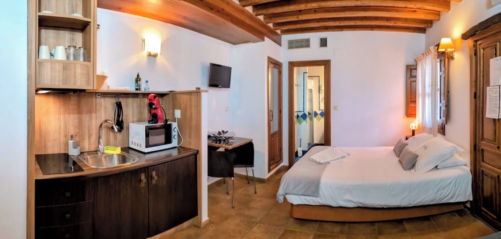 Apartamentos Alhambra 24/75