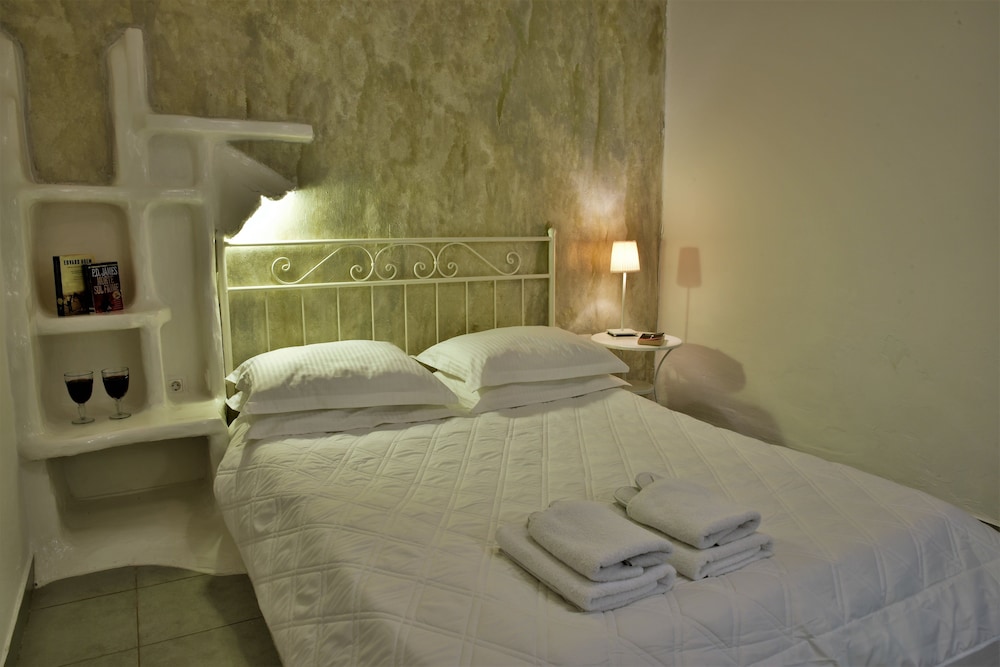 Adamas Hotel 7/23