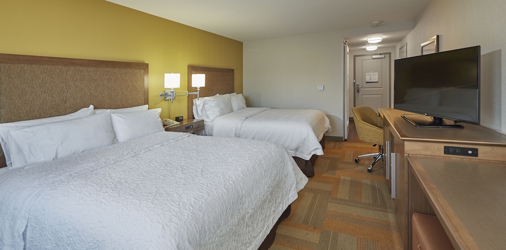 Hampton Inn and Suites Hood River 15/55