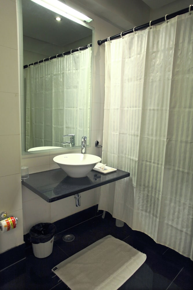 HOTEL SAAR INN 54/54