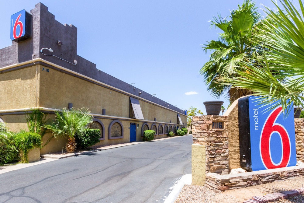 Motel6 Glendale, AZ 35/48