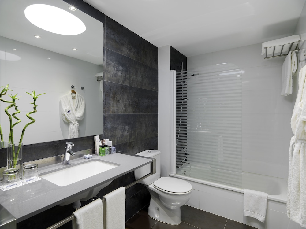 H10 White Suites - Adults Only 27/70