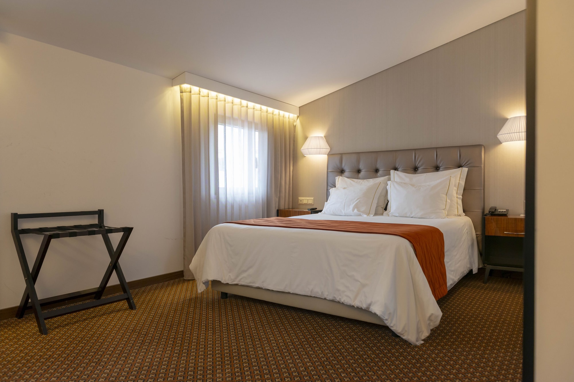 Room, Queen Bed, Cathedral View, Attic