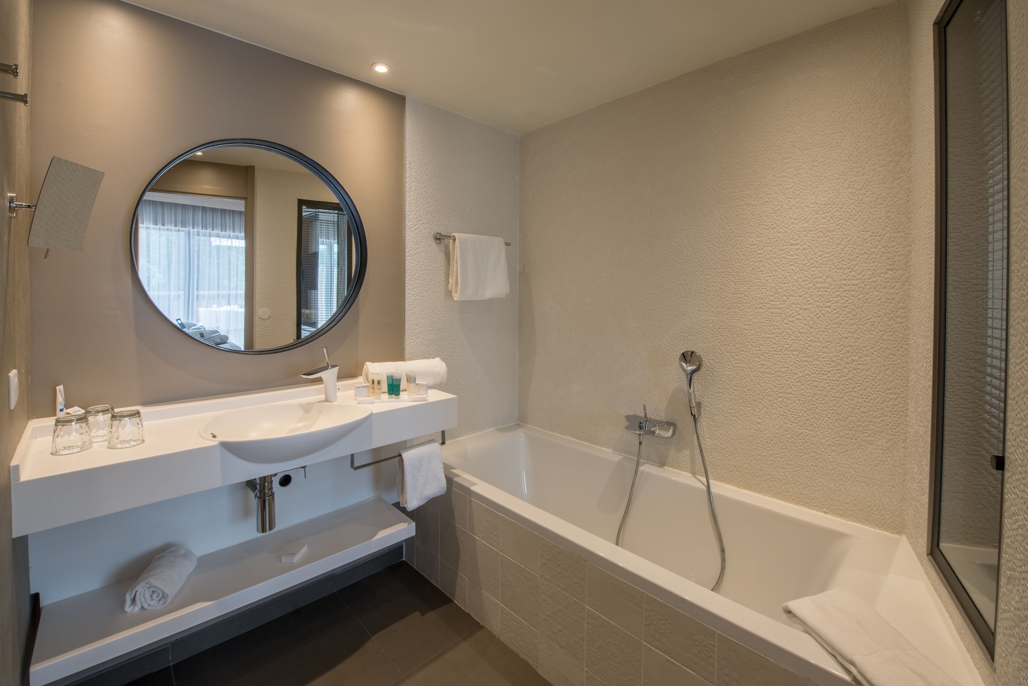 Deluxe, Suite, Queen Bed, Hot Tub