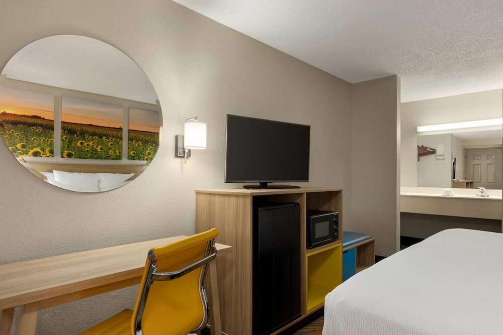 Days Inn By Wyndham Cartersville 39/44