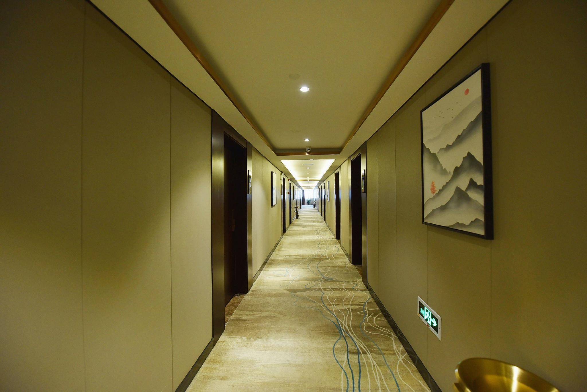 Shangpin Crystal Hotel (Hefei Fubang Plaza) 26/37
