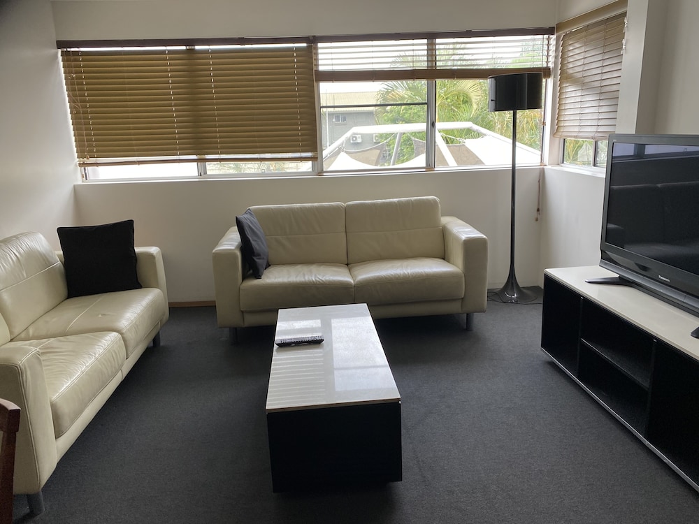The Cosmopolitan Motel Serviced Apartments 22/48