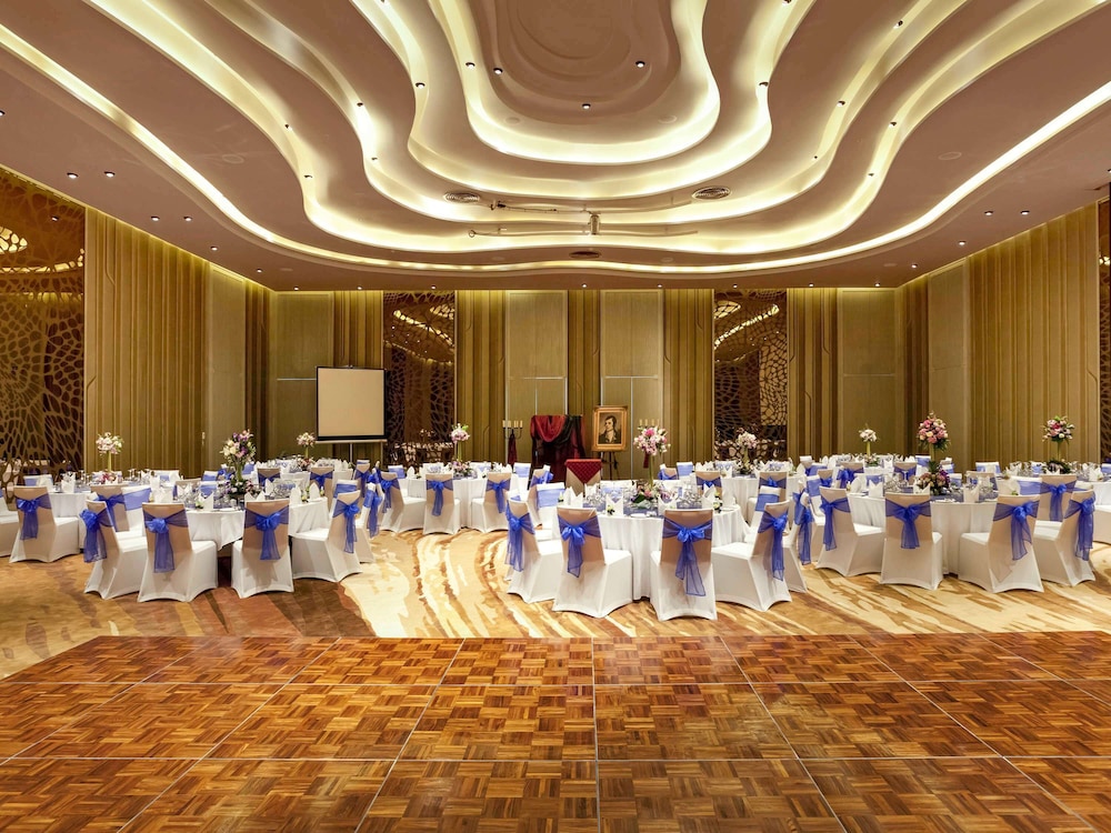 Pullman Phuket Arcadia Naithon Beach 64/75